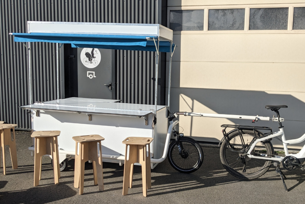 Remorque trois roues stand